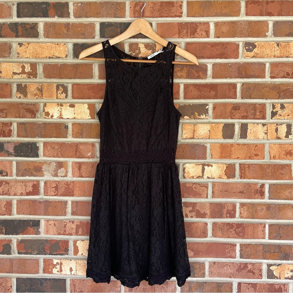 Kimchi Blue A-Line Dress Women's  Floral Lace Scoop Neck Back Zip Black Sz Small